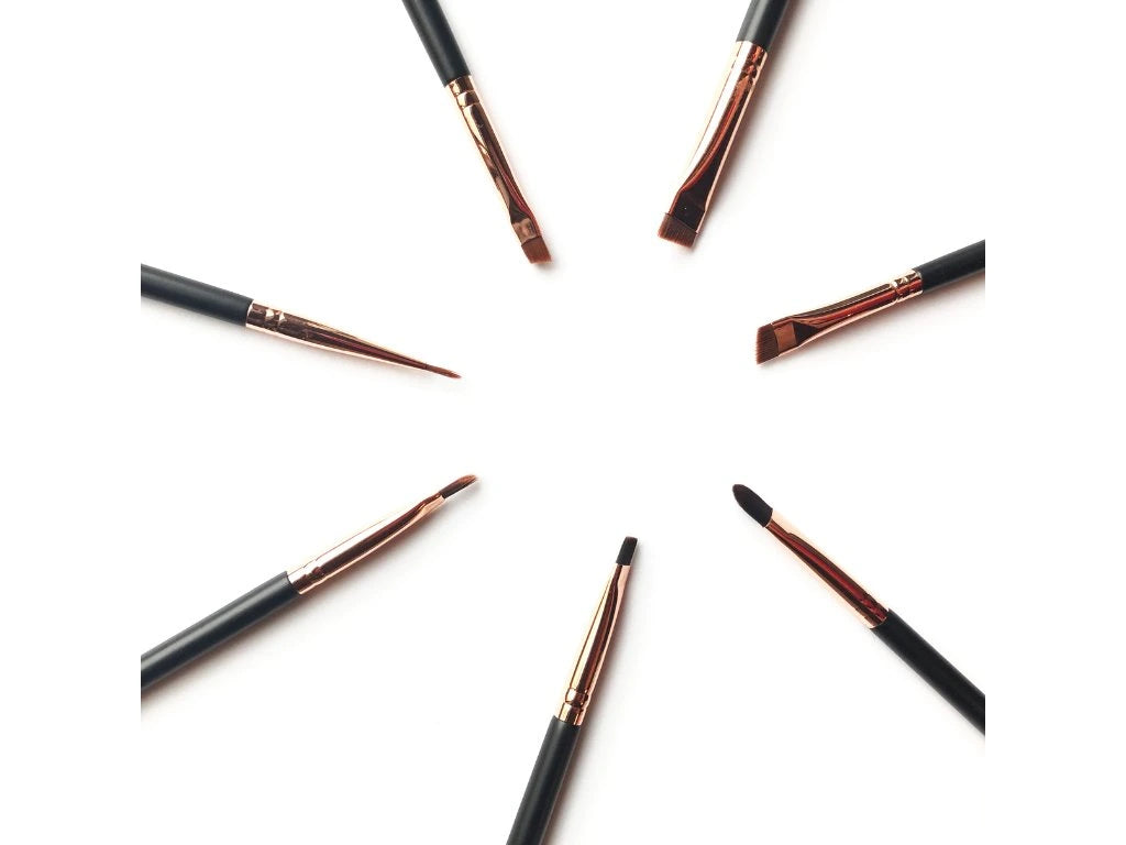 Maxym's set of 7 magnetic brushes + stand + cosmetic bag