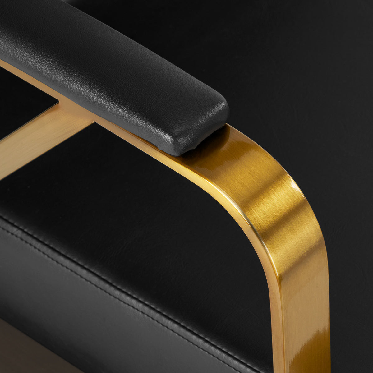 Kadeřnické křeslo Gabbiano Genoa gold black
