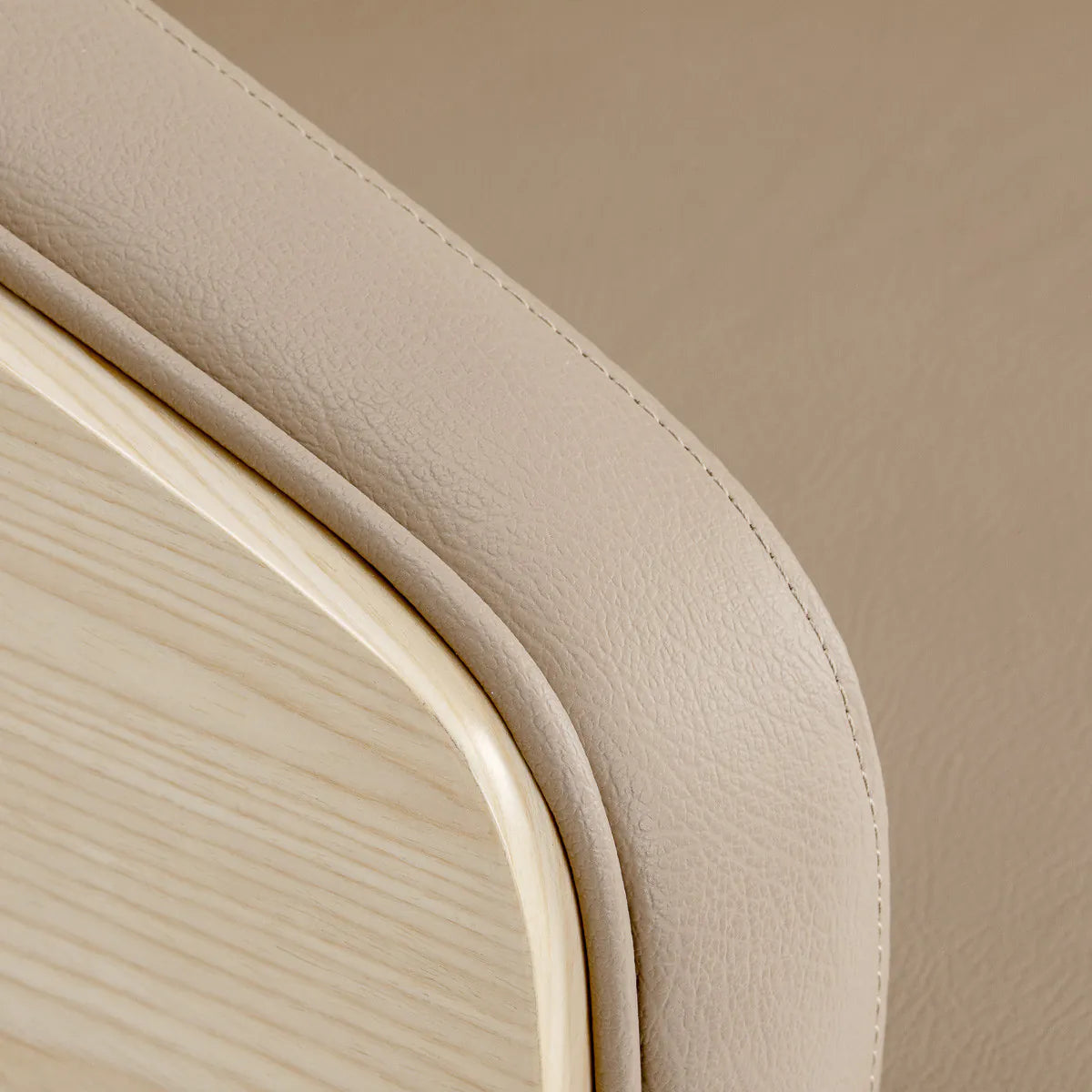 Gabbiano Wratislavia hairdressing chair beige