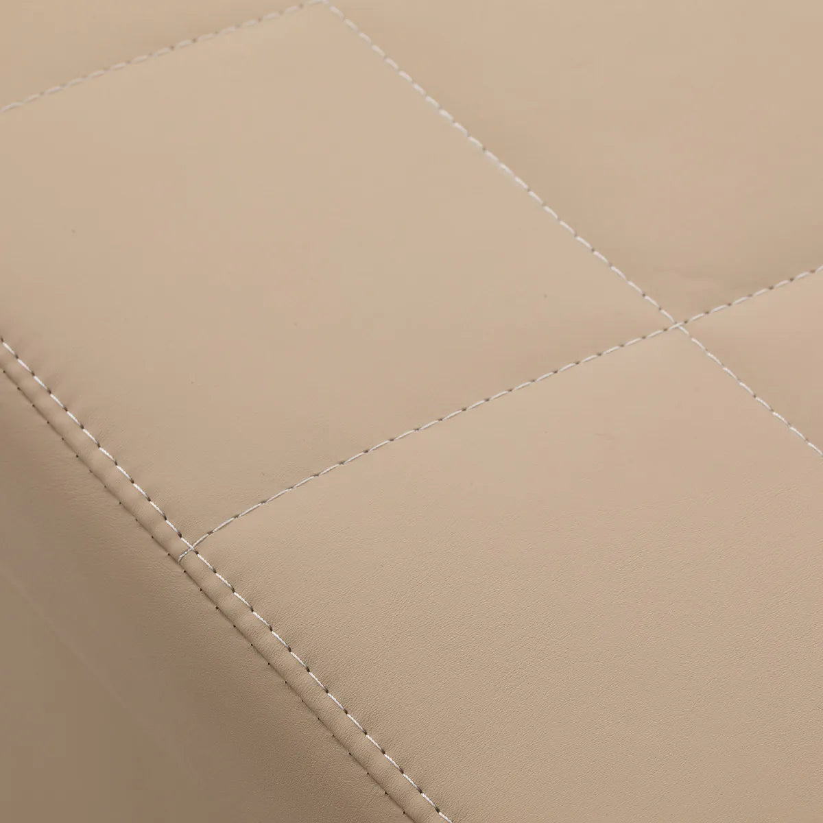 Gabbiano Head Spa Maldives hair washing bed beige
