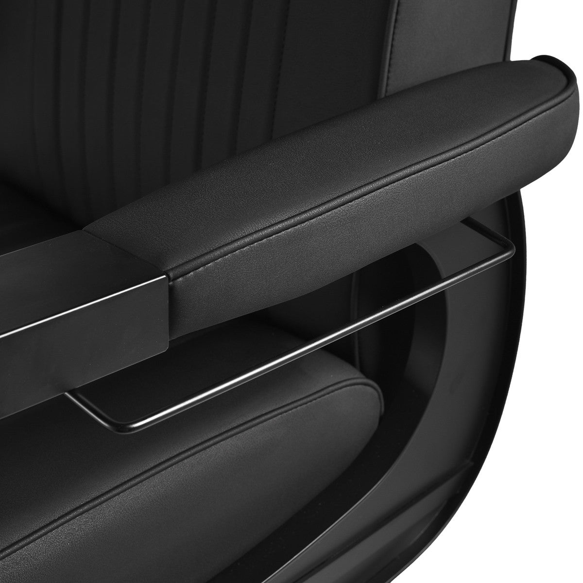Gabbiano Levi barber chair with black frame black without stitching at the back
