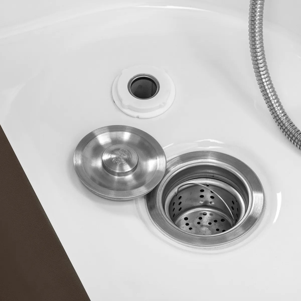 Gabbiano Head Spa Bali hair washing bed brown