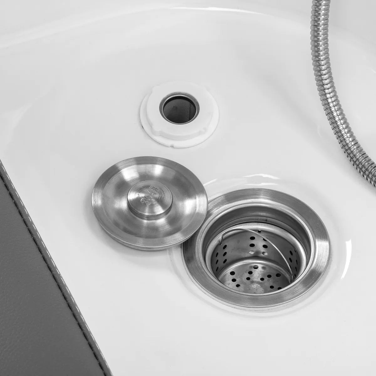 Gabbiano Head Spa Bali hair washing bed grey