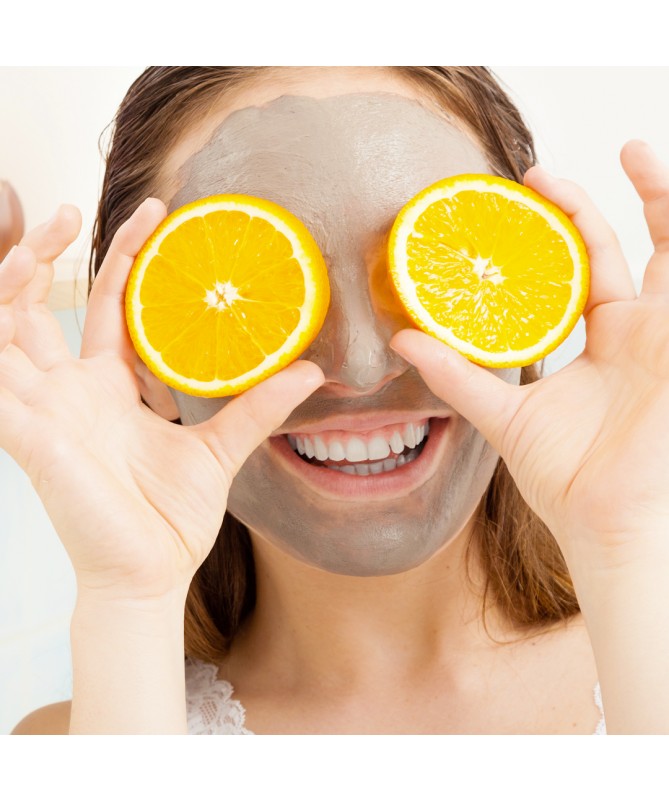 Jemný peelingový peeling s čistým jílem a měsíčkem