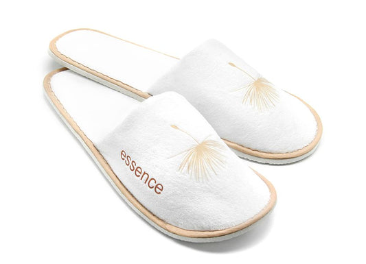 Velurové pantofle, uzavřená špička, Essence, bílé