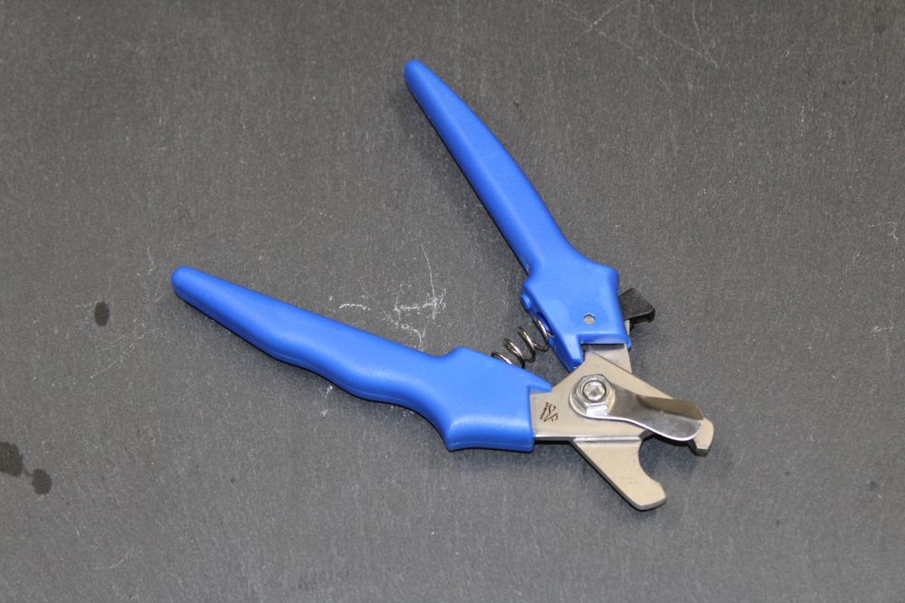 Haustier-Nagelschere mit Feder