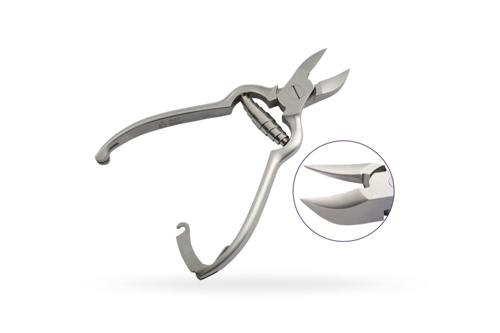 Toenail nippers, concave, spring coil and safety hook closure - 10 mm cut - TRON