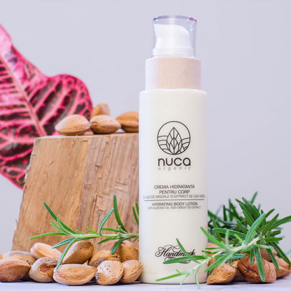 Sada hydratačního tělového krému 200 ml a balzámu na rty 6 g 