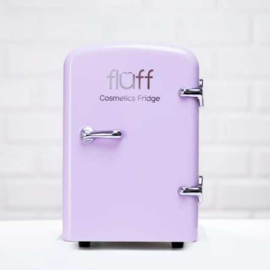 Světle fialová lednička na kosmetiku - stříbrné logo (lesklý povrch)