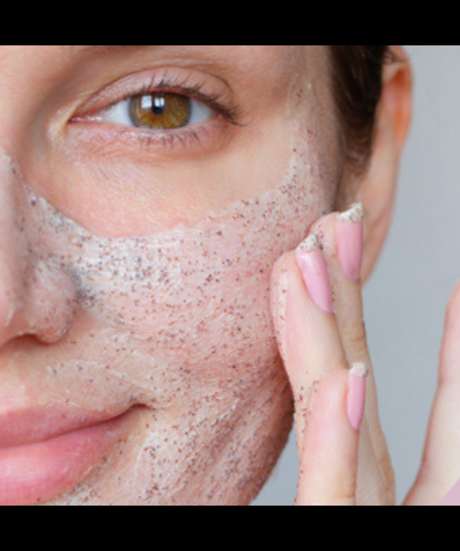 EXFOLIAČNÍ SCRUB LESK